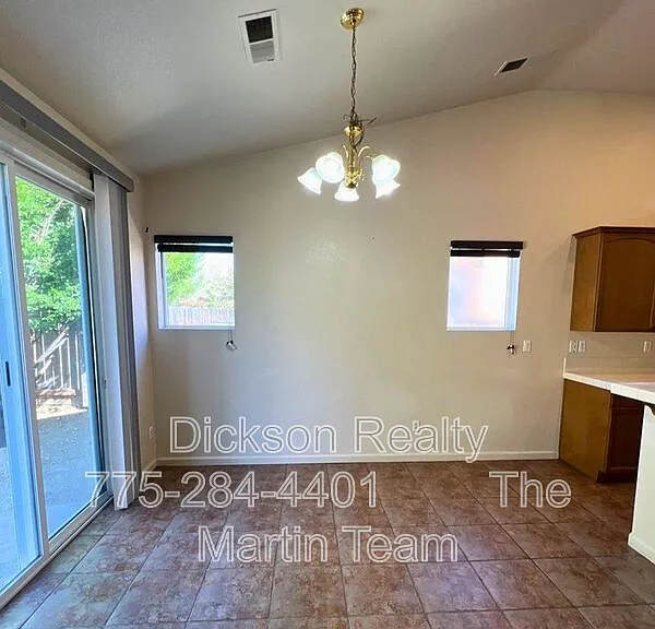 7169 Beacon Dr — Photo 6