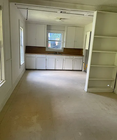 112 Vernon St — Photo 2
