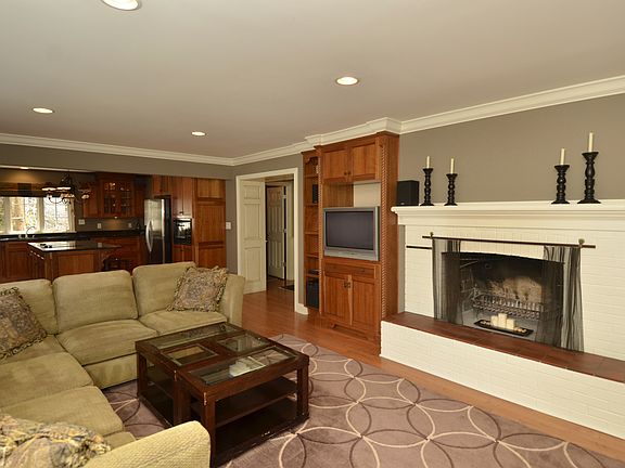 3rd image of 4343 N Washington Blvd