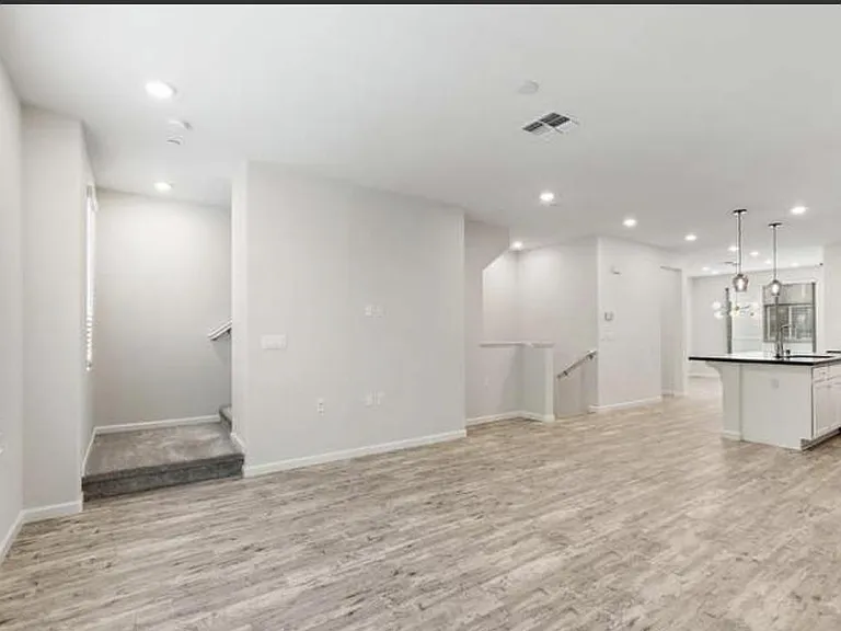 25296 Villager Ln — Photo 10