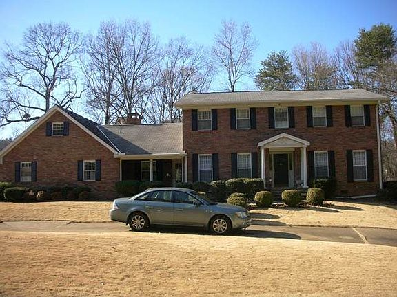 3rd image of 1005 River Hills Dr