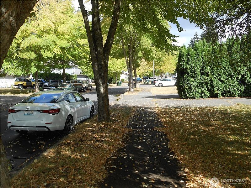 5th image of 4410 4408 Quail Drive SE
