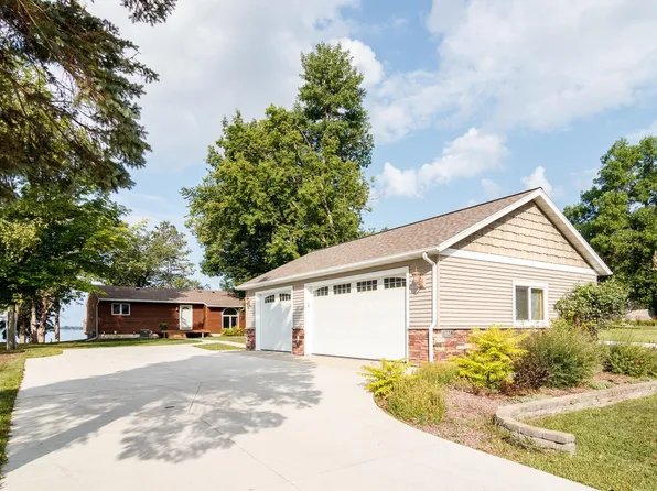 1728 E Shore Dr, Detroit Lakes, MN 56501