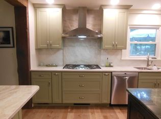 130 Woodbine Dr, Hershey, PA 17033