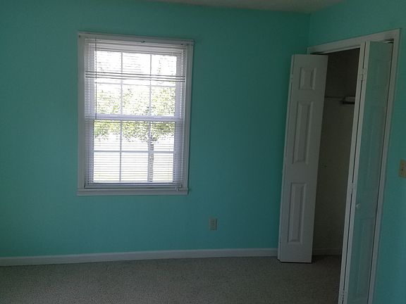 4th image of 55 Oak Dr