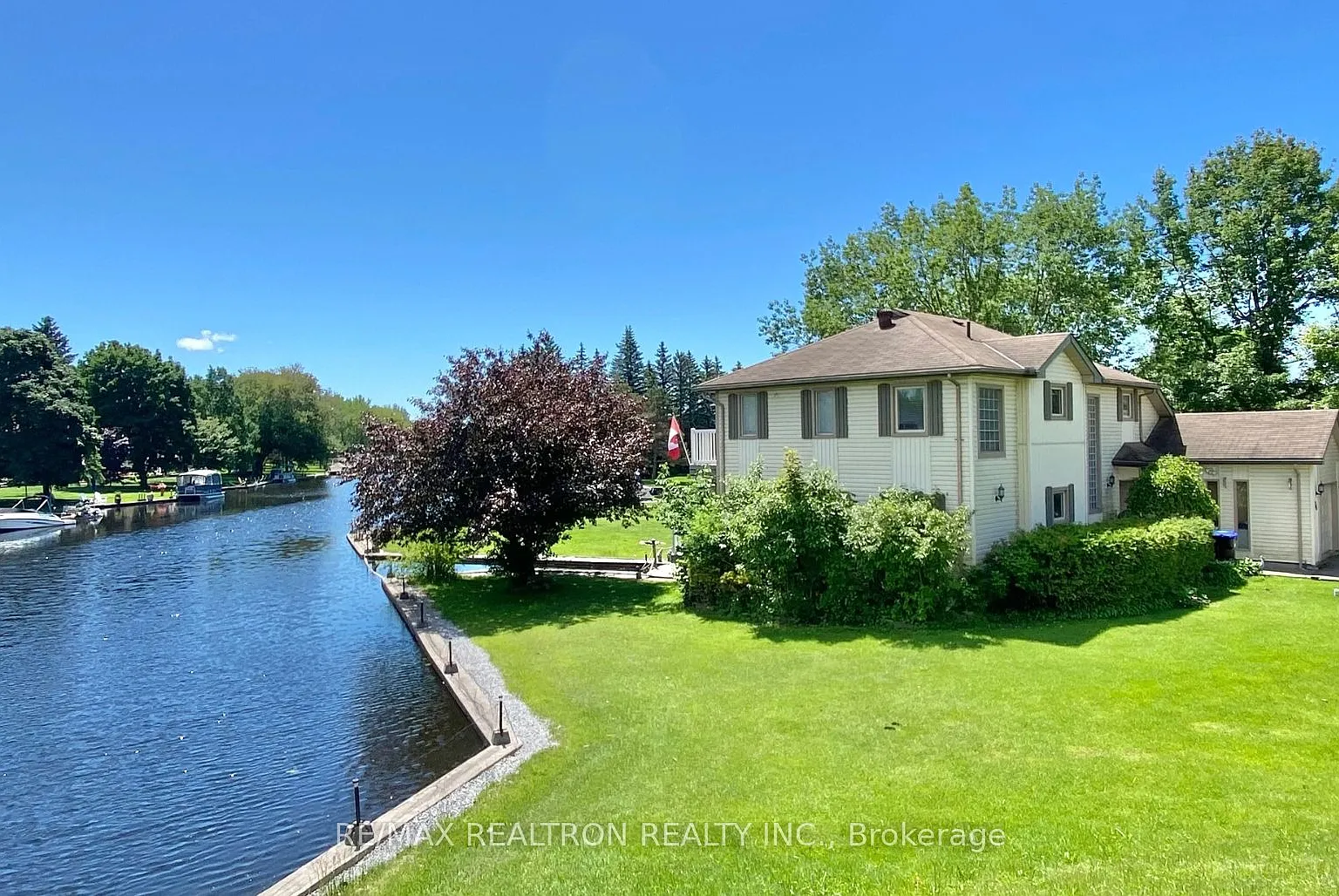 4 bed, $3,000 — Photo 1