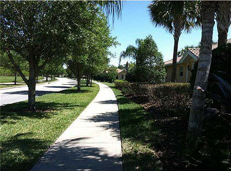 5th image of 11821 Delfina Ln