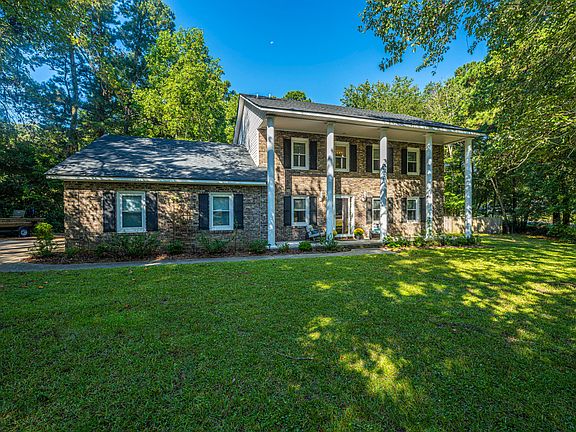 2nd image of 100 King Charles Cir