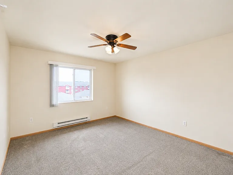 Berry Pointe Luxury Apartments — Photo 42