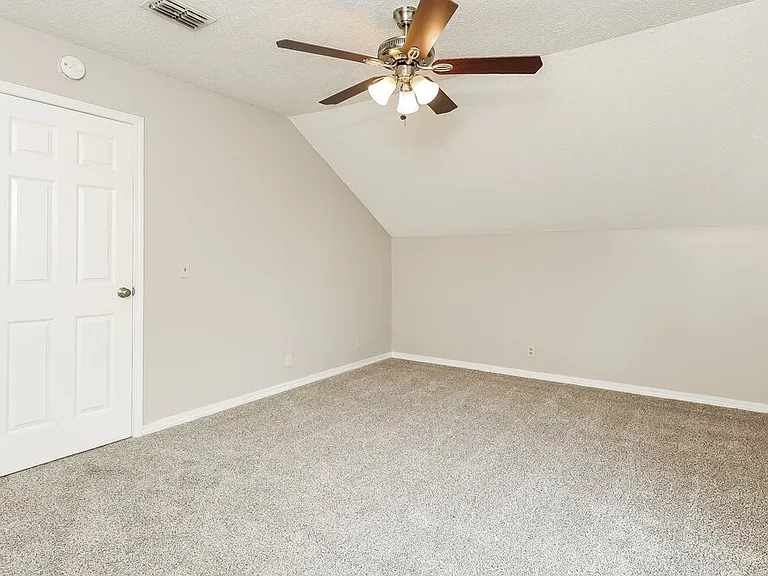 8315 Crosswind Rd — Photo 9