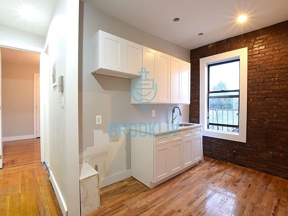 3rd image of 657 E 21st St #C3