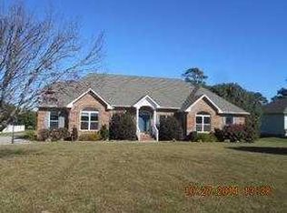 123 Elizabeth Cir, Moyock, NC 27958