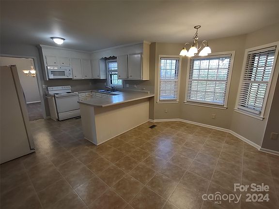 3rd image of 5140 Quail Canyon Dr