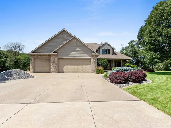 W1440 Maes Ct, Kaukauna, WI 54130