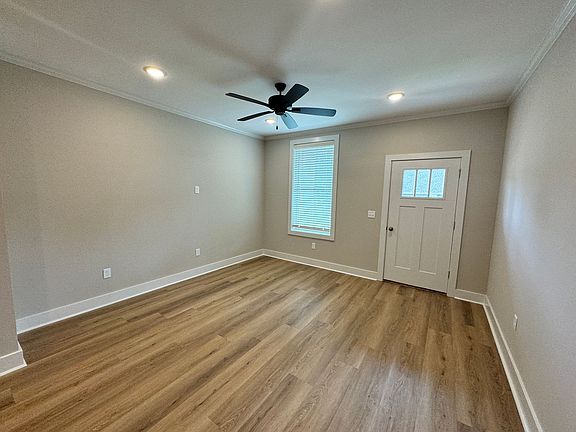 5th image of 1207 Pleasant Dr #206