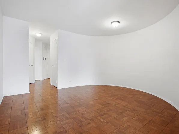 330 East 38th Street 26-A image 13 of 14