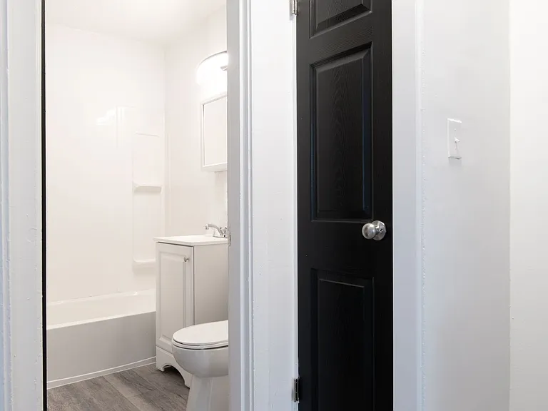 23 Midland Heights Cir #A — Photo 5