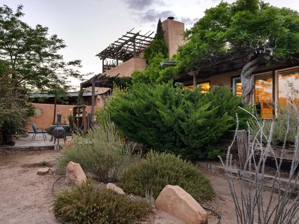 416 Camino Arco Iris, Corrales, NM 87048