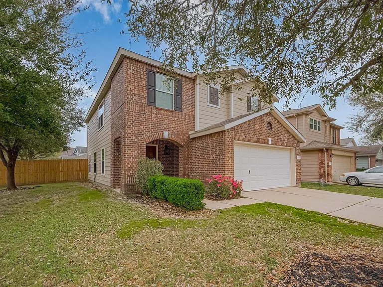 18334 Fair Grange Ln — Photo 3