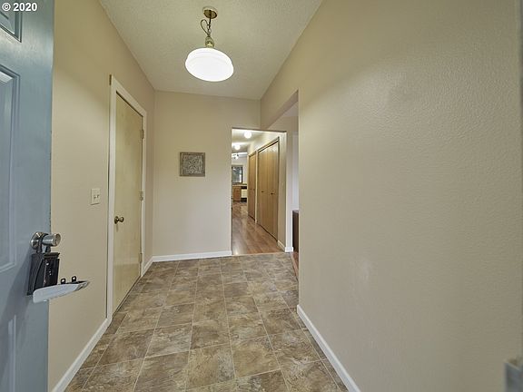 3rd image of 15208 NE 19th Ct