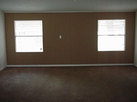 3rd image of 137 Strawberry Junction Ln