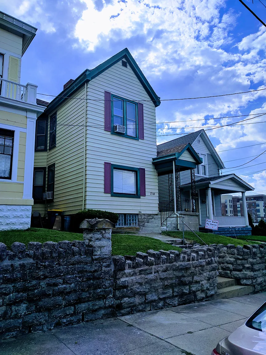214 Berry Ave photo 1