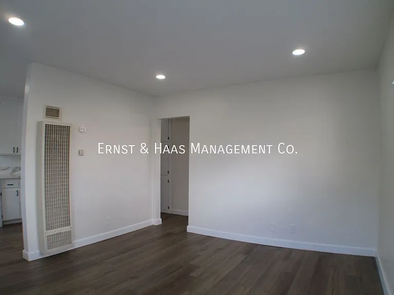 230 E Hullett St #1 — Photo 5