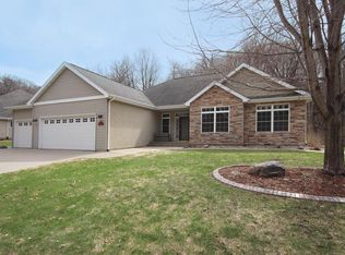 113 Bartholomew Ln, Mankato, MN 56001