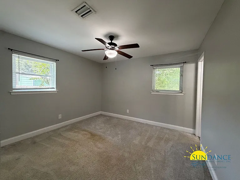 219 Pilgrim Ave — Photo 16