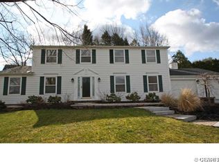 5 Woods End, Pittsford, NY 14534