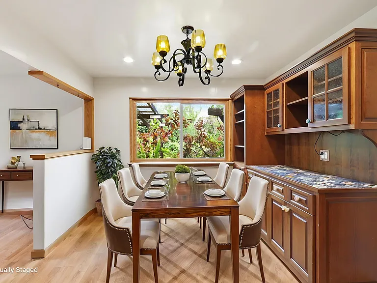927 Lorne Way — Photo 13