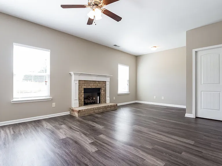 326 Crescent Woode Dr — Photo 3