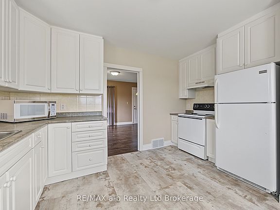 5th image of 855130 Gobles Rd