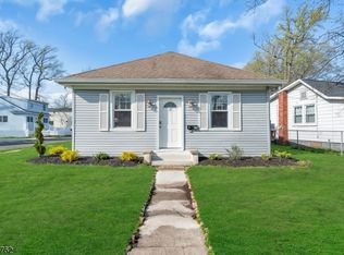 47 Crescent St, Keansburg, NJ 07734