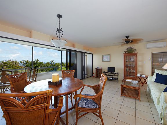 Spacious lIving area