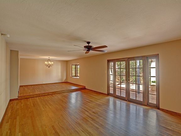 4th image of 1130 E Lodge Dr