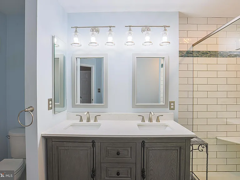 9300 Summit View Way — Photo 23