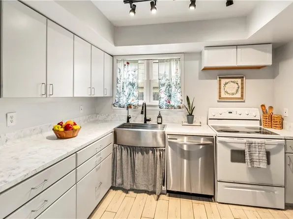 3544 Faraday Ln, Virginia Beach, VA 23452