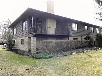 5th image of 140 E 265th St