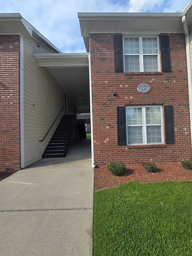 4020-104 Bardstown~ Woodland Village — Photo 1