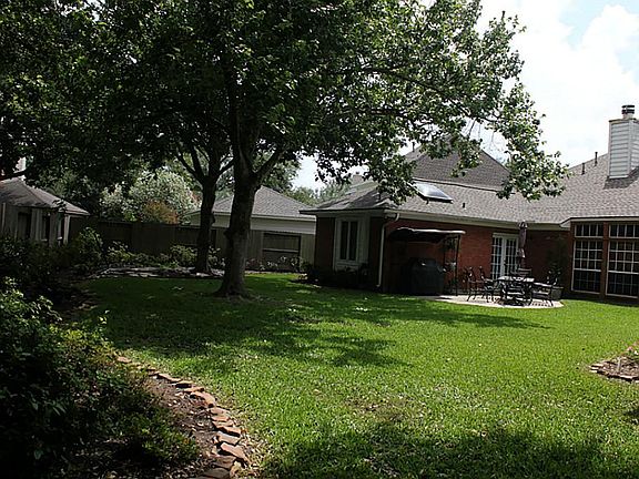 4th image of 2010 Hillside Oak Ln