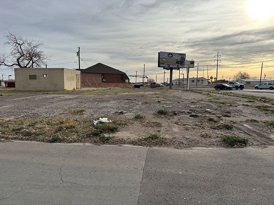 2nd image of 501 E Texas Ave