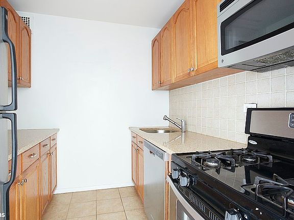 4th image of 382 Central Park W APT 15G