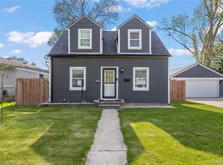 7011 Belton St, Garden City, MI 48135