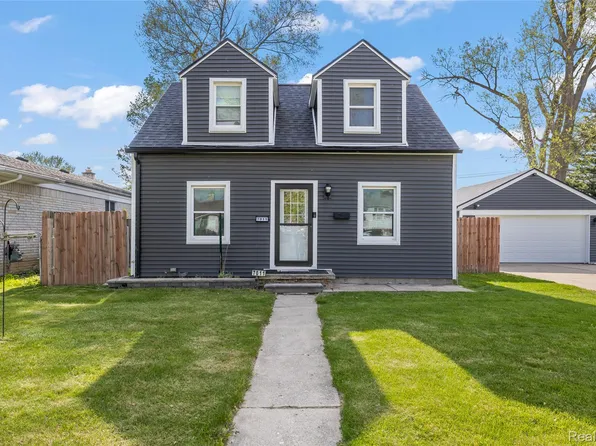 7011 Belton St, Garden City, MI 48135