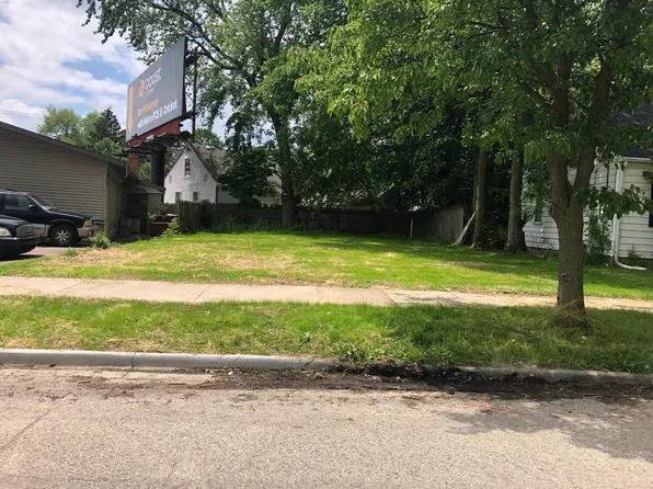1558 E Cesar E Chavez Ave, Lansing, MI 48906