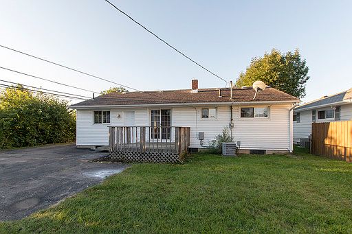 5th image of 375 E Whittier Ave