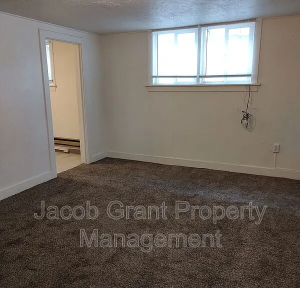 618 S 4th Ave #4 — Photo 3
