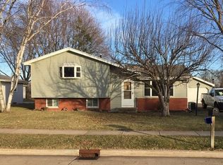 2306 Sheridan St, Oshkosh, WI 54901
