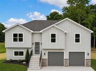 326 NE 21st Rd, Warrensburg, MO 64093